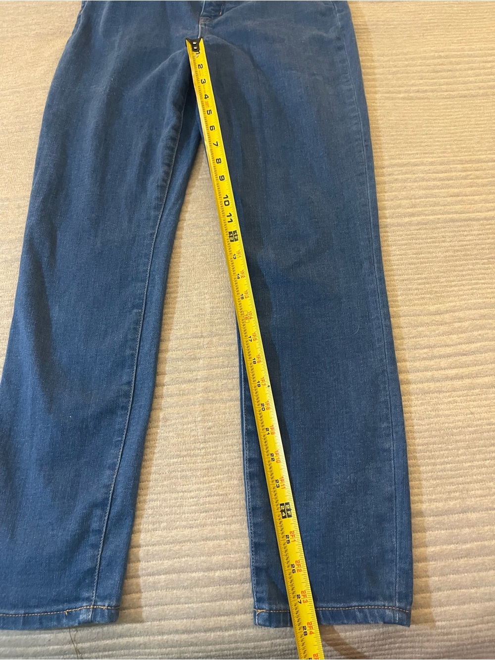 BDG Urban Outfitters Twig High Rise  Blue Jeans Size 30 - Picture 3 of 5